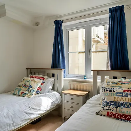 Finest Retreats - Blue Horizon